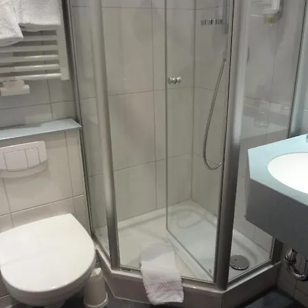 호텔 Rose Inklusive Fruehstueck, Saunanutzung Und Parkplaetze Nach Verfuegbarkeit 하이델베르크