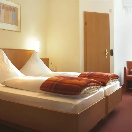 Rose Inklusive Fruehstueck, Saunanutzung Und Parkplaetze Nach Verfuegbarkeit