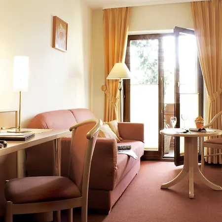 Rose Inklusive Fruehstueck, Saunanutzung Und Parkplaetze Nach Verfuegbarkeit 3*