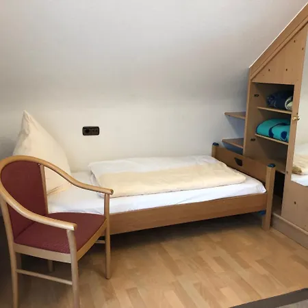 Rose Inklusive Fruehstueck, Saunanutzung Und Parkplaetze Nach Verfuegbarkeit