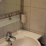 Rose Inklusive Fruehstueck, Saunanutzung Und Parkplaetze Nach Verfuegbarkeit
