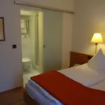 酒店 Rose Inklusive Fruehstueck, Saunanutzung Und Parkplaetze Nach Verfuegbarkeit 3*
