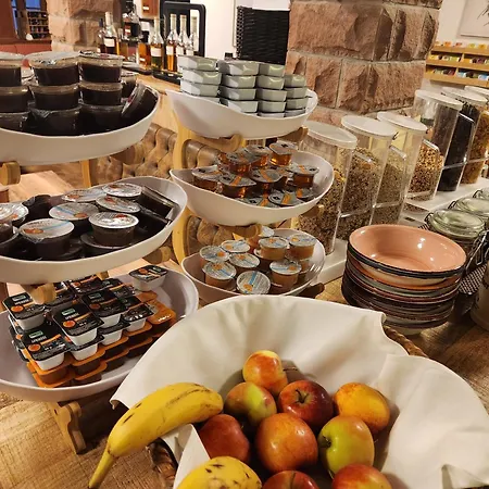 Rose Inklusive Fruehstueck, Saunanutzung Und Parkplaetze Nach Verfuegbarkeit