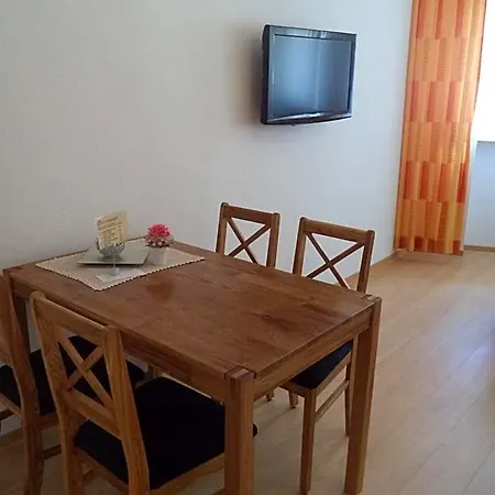 Rose Inklusive Fruehstueck, Saunanutzung Und Parkplaetze Nach Verfuegbarkeit 3* 하이델베르크
