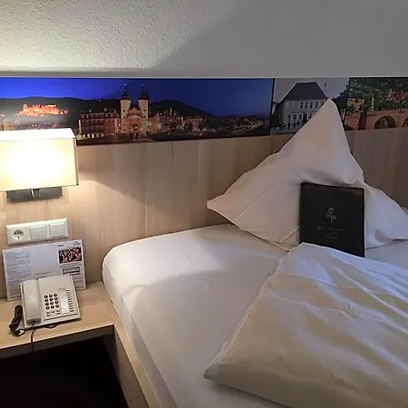 Rose Inklusive Fruehstueck, Saunanutzung Und Parkplaetze Nach Verfuegbarkeit 하이델베르크