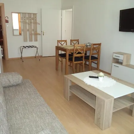 Rose Inklusive Fruehstueck, Saunanutzung Und Parkplaetze Nach Verfuegbarkeit 3* Heidelberg