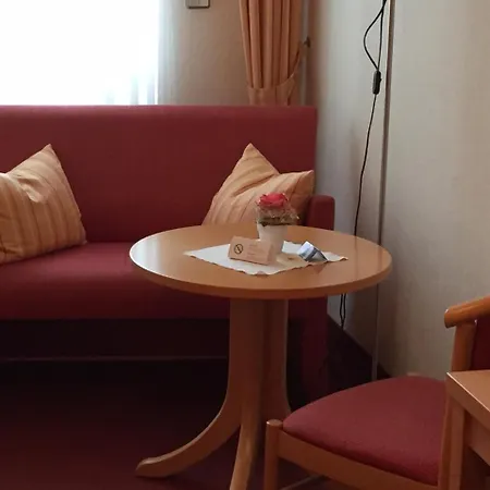 Rose Inklusive Fruehstueck & Saunanutzung Hotel