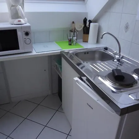 호텔 Rose Inklusive Fruehstueck, Saunanutzung Und Parkplaetze Nach Verfuegbarkeit
