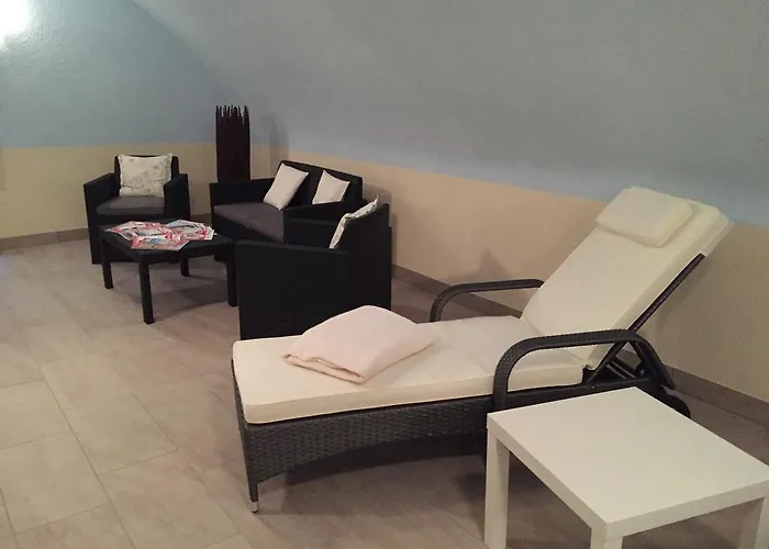 Отель Rose Inklusive Fruehstueck, Saunanutzung Und Parkplaetze Nach Verfuegbarkeit