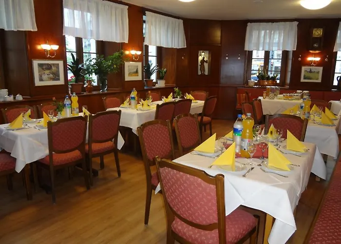 Rose Inklusive Fruehstueck, Saunanutzung Und Parkplaetze Nach Verfuegbarkeit