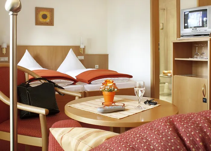 Rose Inklusive Fruehstueck, Saunanutzung Und Parkplaetze Nach Verfuegbarkeit 3*