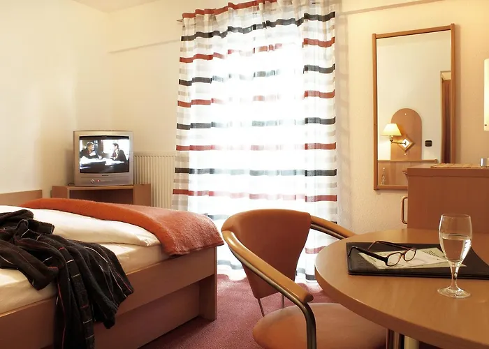 Rose Inklusive Fruehstueck, Saunanutzung Und Parkplaetze Nach Verfuegbarkeit 3*