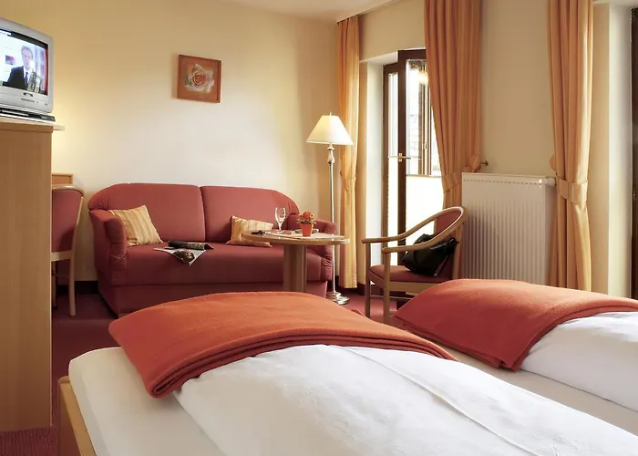 Rose Inklusive Fruehstueck, Saunanutzung Und Parkplaetze Nach Verfuegbarkeit Отель