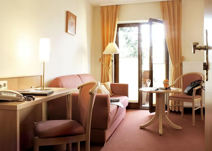 Rose Inklusive Fruehstueck, Saunanutzung Und Parkplaetze Nach Verfuegbarkeit 3*