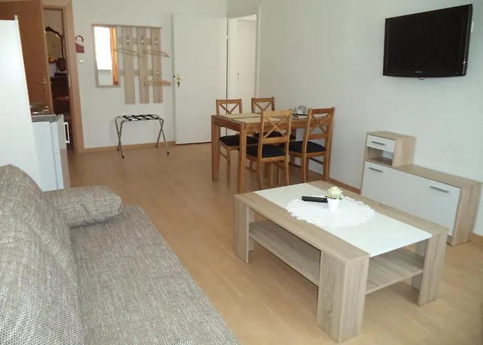 Rose Inklusive Fruehstueck, Saunanutzung Und Parkplaetze Nach Verfuegbarkeit 3* Хайдельберг