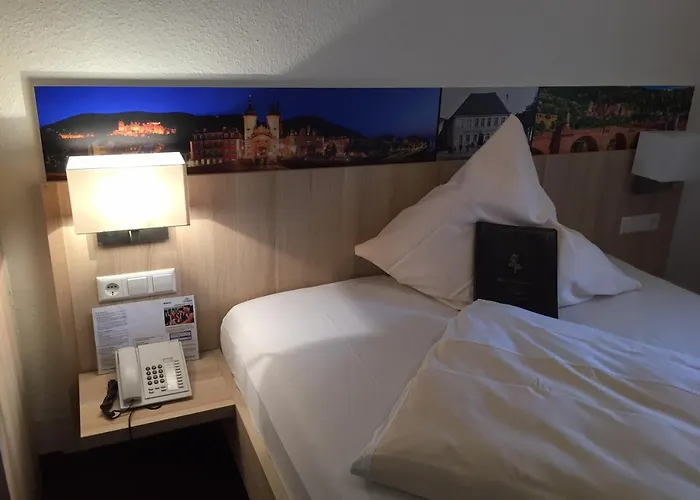 Rose Inklusive Fruehstueck, Saunanutzung Und Parkplaetze Nach Verfuegbarkeit Отель 3*