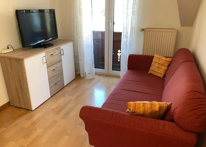 Rose Inklusive Fruehstueck, Saunanutzung Und Parkplaetze Nach Verfuegbarkeit 3*